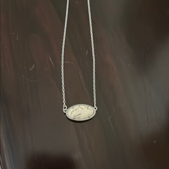 Elegant reversible Silver Necklace - Picture 3 of 3